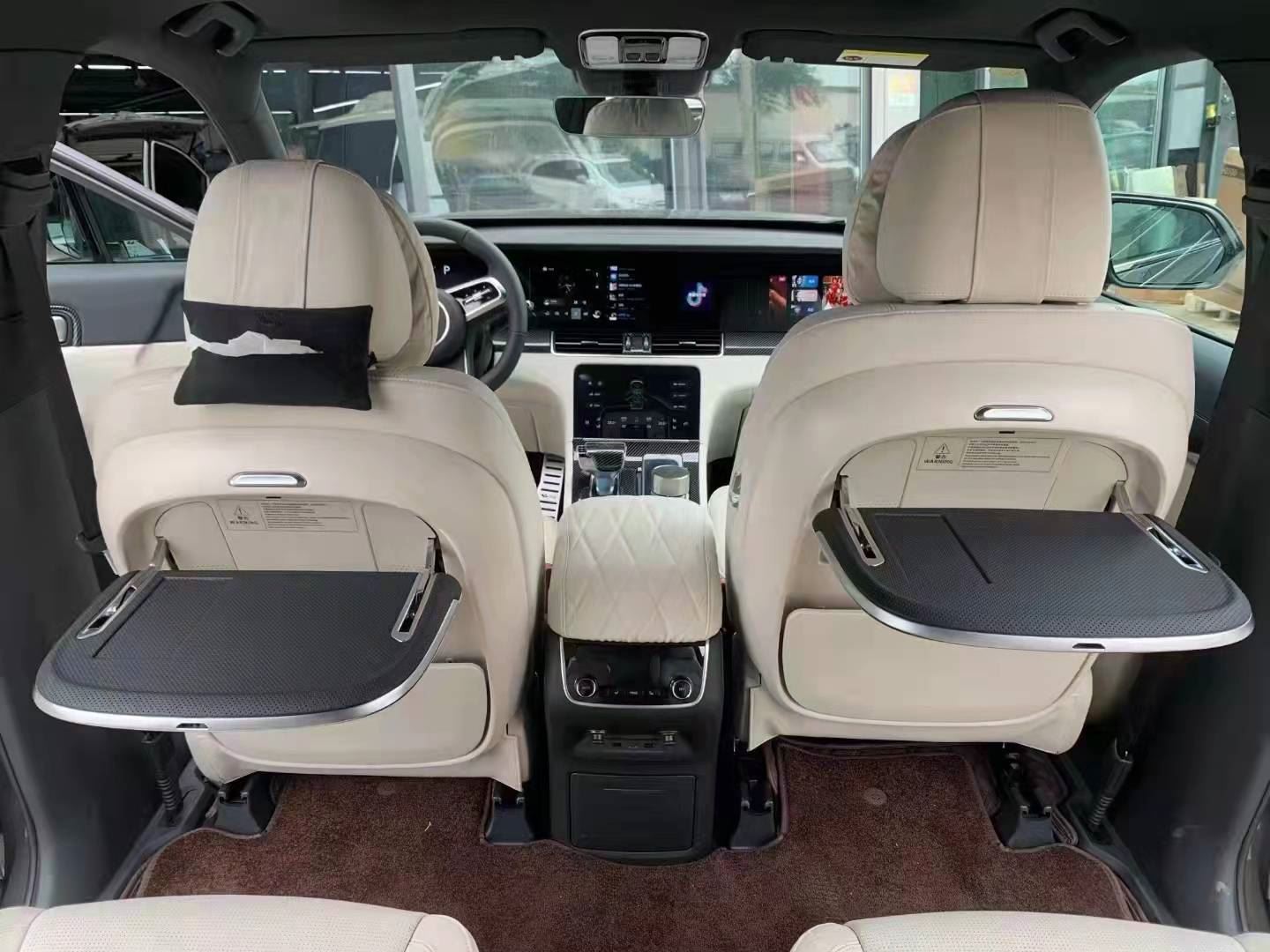 Vito کو Maybach کو اپ گریڈ کرنے کے لیے کتنے مراحل کی ضرورت ہے؟